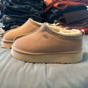 Ugg tazz slippers